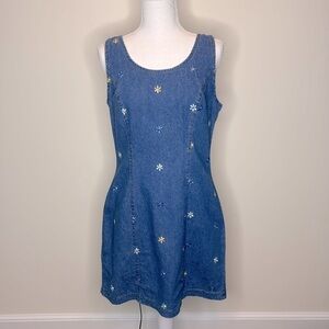 California Concepts Denim Floral Embroidered Sheath Dress. Size 11. EUC. Y2K